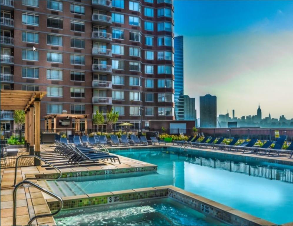 Bluebird Suites Near Newport Centre Τζέρσεϊ Εξωτερικό φωτογραφία